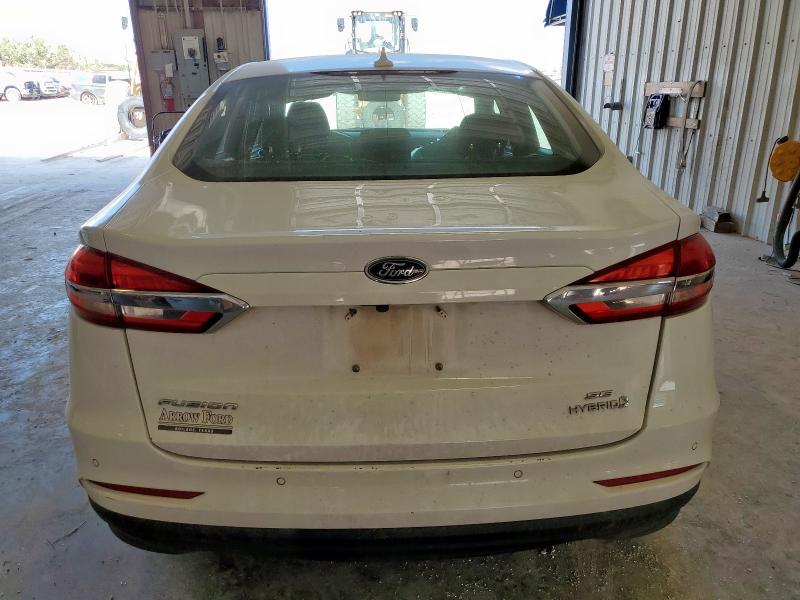 3FA6P0LUXKR110003 - 2019 FORD FUSION SE Սպիտակ լուսանկար 6
