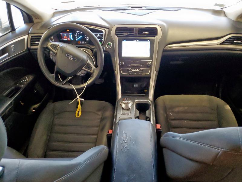 3FA6P0LUXKR110003 - 2019 FORD FUSION SE Սպիտակ լուսանկար 8