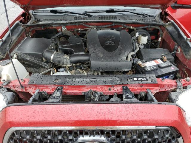 3TMAZ5CN3JM076941 - 2018 TOYOTA TACOMA DOUBLE CAB Красный фото 11