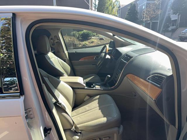 2LMDJ6JK7BBJ19568 - 2011 LINCOLN MKX WHITE photo 5