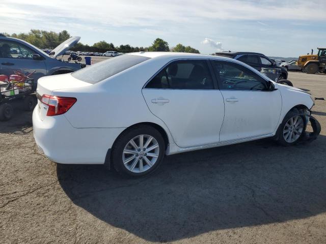 4T1BK1FK3CU506464 - 2012 TOYOTA CAMRY SE თეთრი ფოტო 3