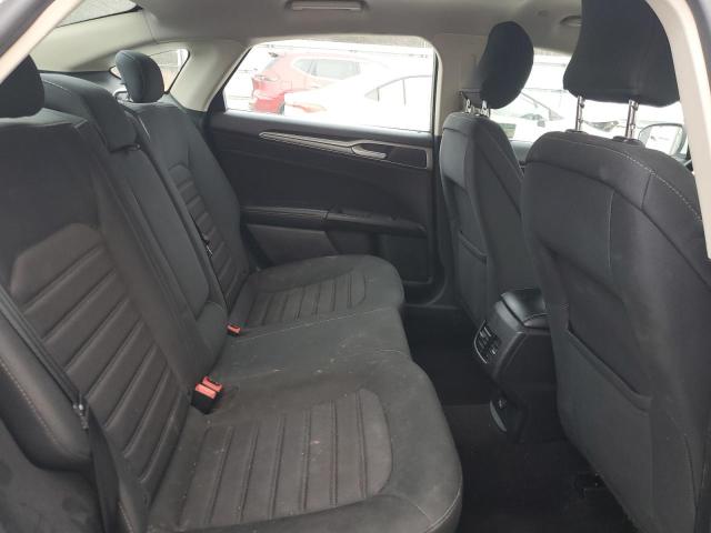 3FA6P0LU5KR272282 - 2019 FORD FUSION SE WHITE photo 10