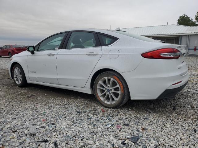 3FA6P0LU5KR272282 - 2019 FORD FUSION SE WHITE photo 2