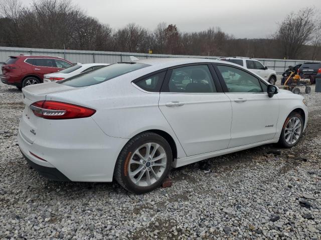 3FA6P0LU5KR272282 - 2019 FORD FUSION SE WHITE photo 3