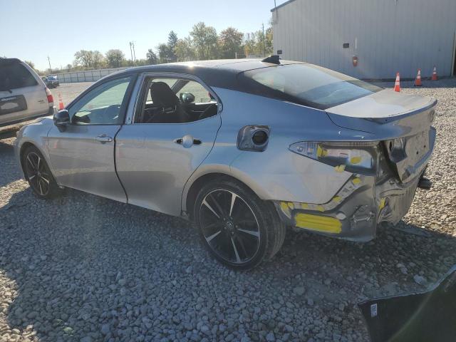 4T1B61HK7KU257585 - 2019 TOYOTA CAMRY XSE SILVER photo 2