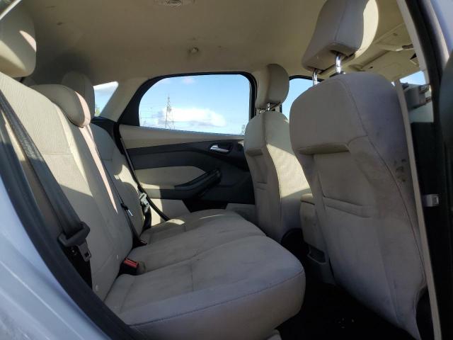 1FADP3R4XJL296591 - 2018 FORD FOCUS BEV WHITE photo 10