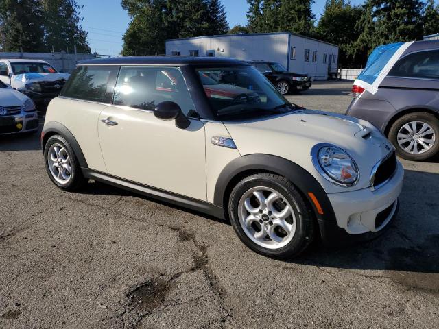 WMWSV3C55DT390937 - 2013 MINI COOPER S CREAM photo 4