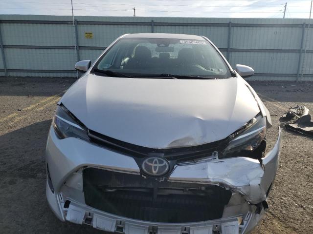2T1BURHE4JC033656 - 2018 TOYOTA COROLLA L SILVER photo 5
