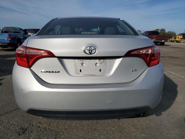 2T1BURHE4JC033656 - 2018 TOYOTA COROLLA L SILVER photo 6