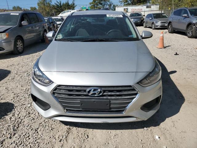 3KPC24A3XJE011569 - 2018 HYUNDAI ACCENT SE GRAY photo 5