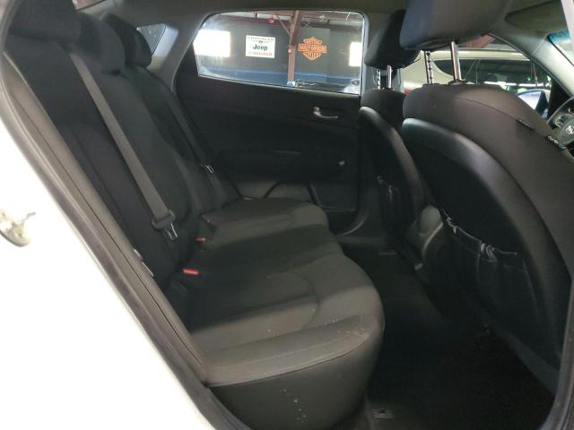 5XXGT4L34JG274899 - 2018 KIA OPTIMA LX WHITE photo 10