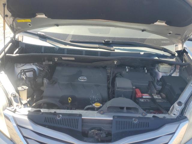 5TDYK3DC1FS558612 - 2015 TOYOTA SIENNA XLE SILVER photo 12