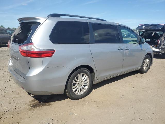 5TDYK3DC1FS558612 - 2015 TOYOTA SIENNA XLE SILVER photo 3