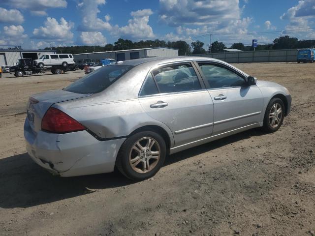 1HGCM56816A081476 - 2006 HONDA ACCORD EX SILVER photo 3