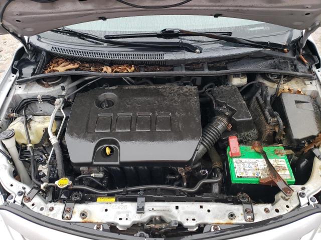 2T1BU4EE0DC924216 - 2013 TOYOTA COROLLA BASE Argent photo 11