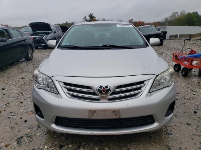 2T1BU4EE0DC924216 - 2013 TOYOTA COROLLA BASE Argent photo 5