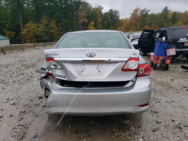 2T1BU4EE0DC924216 - 2013 TOYOTA COROLLA BASE Argent photo 6