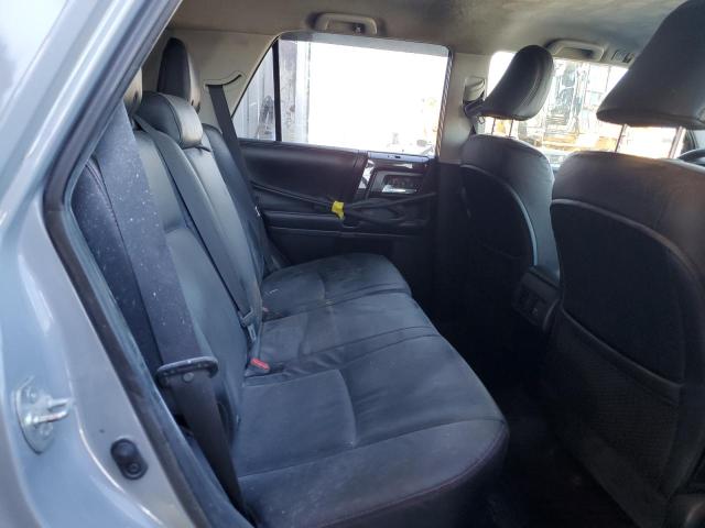 JTEBU5JR8H5440761 - 2017 TOYOTA 4RUNNER SR5/SR5 PREMIUM Сұр фото 11