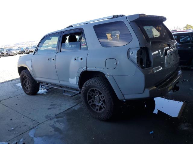 JTEBU5JR8H5440761 - 2017 TOYOTA 4RUNNER SR5/SR5 PREMIUM Сұр фото 2