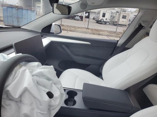 7SAYGAEE6SF248950 - 2025 TESLA MODEL Y WHITE photo 9