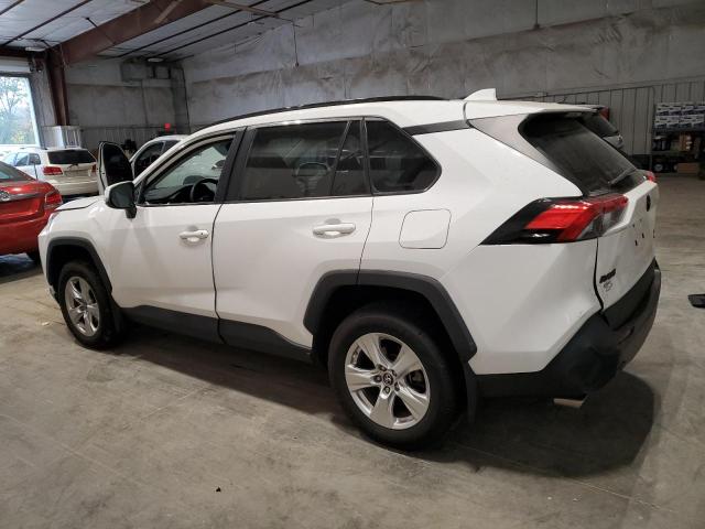 2T3P1RFV6KW080731 - 2019 TOYOTA RAV4 XLE WHITE photo 2