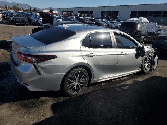 4T1G11AK7MU544314 - 2021 TOYOTA CAMRY SE 银色 照片 3