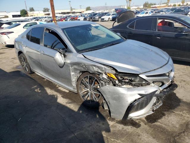 4T1G11AK7MU544314 - 2021 TOYOTA CAMRY SE 银色 照片 4