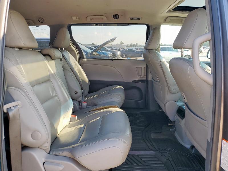 5TDYZ3DC5HS802745 - 2017 TOYOTA SIENNA XLE 灰色 照片 11