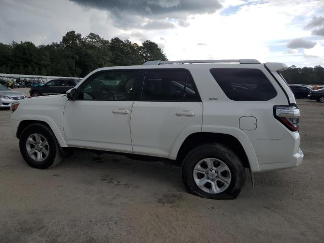 JTEZU5JRXJ5181694 - 2018 TOYOTA 4RUNNER SR5 WHITE photo 2