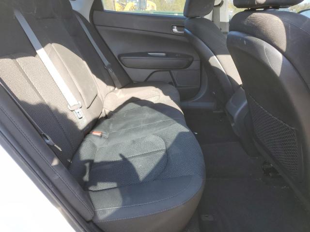 5XXGT4L32KG350508 - 2019 KIA OPTIMA LX 白色 照片 10