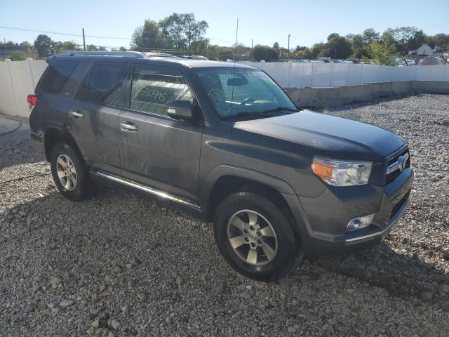 JTEBU5JR3B5070665 - 2011 TOYOTA 4RUNNER SR5 GRAY photo 4