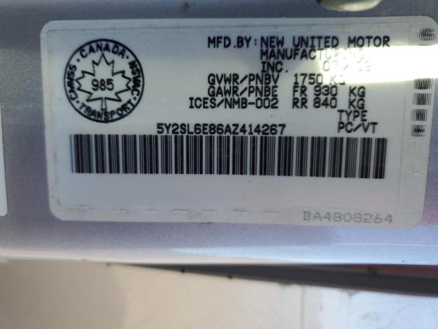 5Y2SL6E86AZ414267 - 2010 PONTIAC VIBE SILVER photo 12