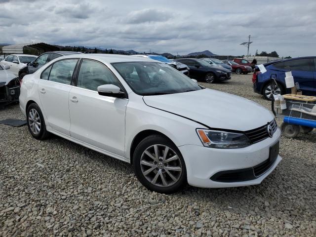 3VWDP7AJ8DM286922 - 2013 VOLKSWAGEN JETTA SE WHITE photo 4