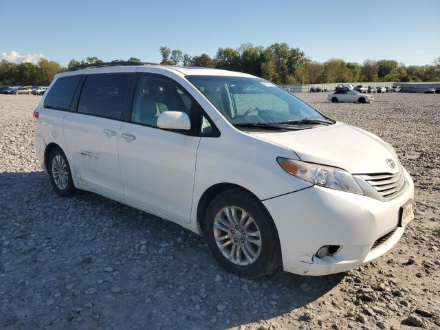 5TDYK3DC7BS019857 - 2011 TOYOTA SIENNA XLE თეთრი ფოტო 4