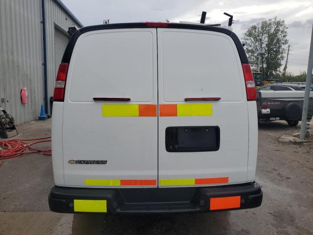 1GCWGAFP6L1258201 - 2020 CHEVROLET EXPRESS G2500 WHITE photo 6