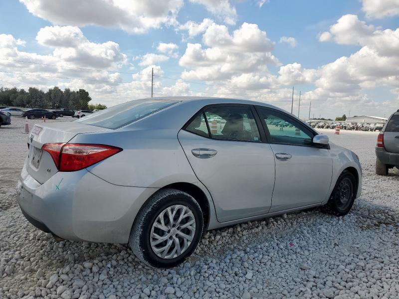 5YFBURHE8HP569262 - 2017 TOYOTA COROLLA L SILVER photo 3