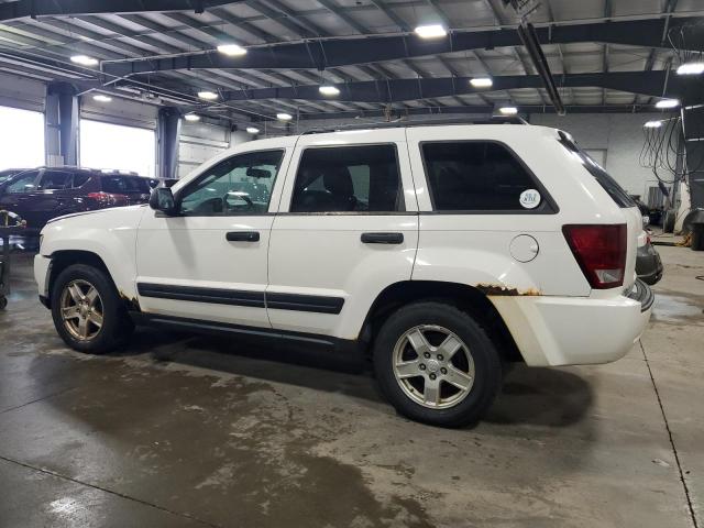 1J4GR48K76C255988 - 2006 JEEP GRAND CHER LAREDO Weiß Foto 2