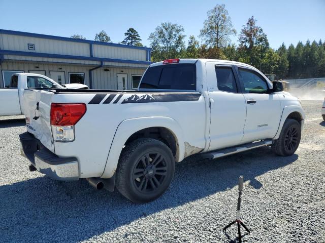 5TFRM5F18BX027000 - 2011 TOYOTA TUNDRA DOUBLE CAB SR5 WHITE photo 3