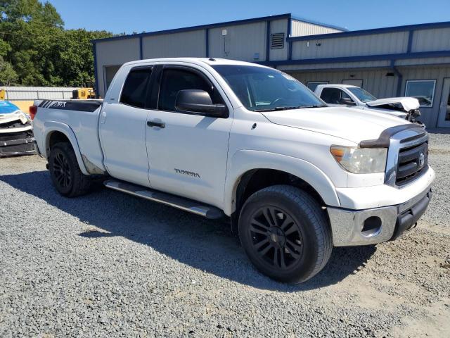 5TFRM5F18BX027000 - 2011 TOYOTA TUNDRA DOUBLE CAB SR5 WHITE photo 4