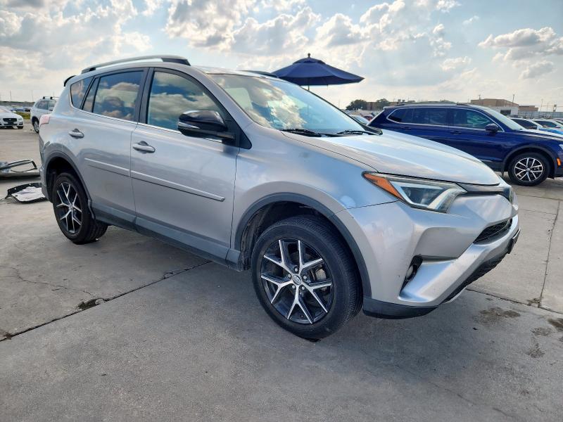 2T3NFREV3HW344099 - 2017 TOYOTA RAV4 SE 银色 照片 4