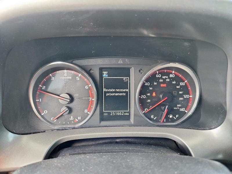 2T3NFREV3HW344099 - 2017 TOYOTA RAV4 SE 银色 照片 9