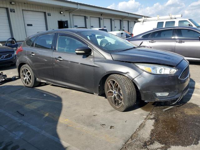 1FADP3K25GL292983 - 2016 FORD FOCUS SE GRAY photo 4