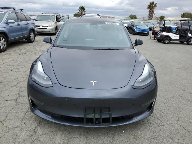 5YJ3E1EB8PF386256 - 2023 TESLA MODEL 3 ნაცრისფერი ფოტო 5
