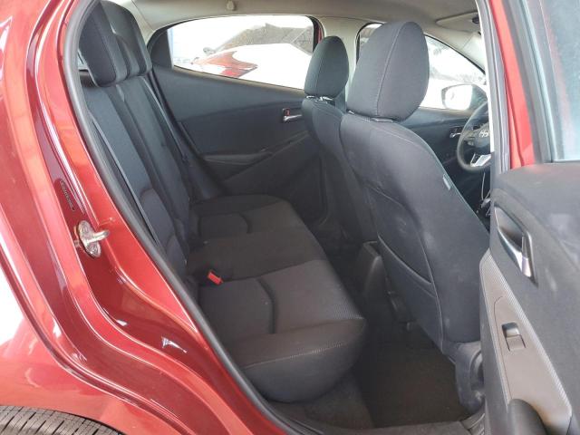 3MYDLBZV1GY121625 - 2016 TOYOTA SCION IA RED photo 10