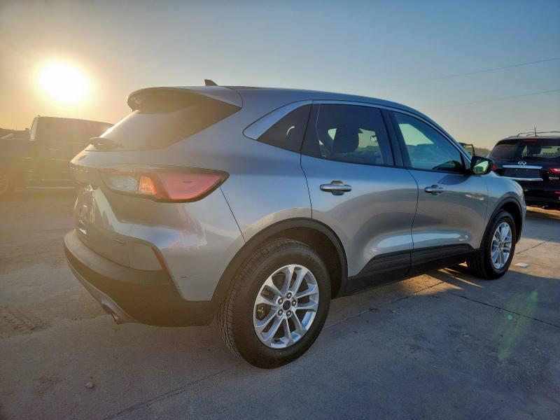 1FMCU9BZXNUA63748 - 2022 FORD ESCAPE SE 银色 照片 3