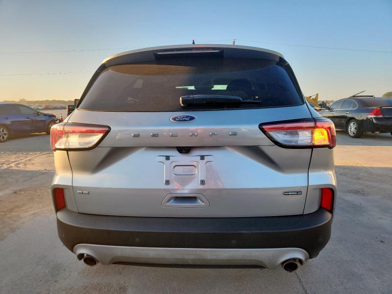 1FMCU9BZXNUA63748 - 2022 FORD ESCAPE SE 银色 照片 6