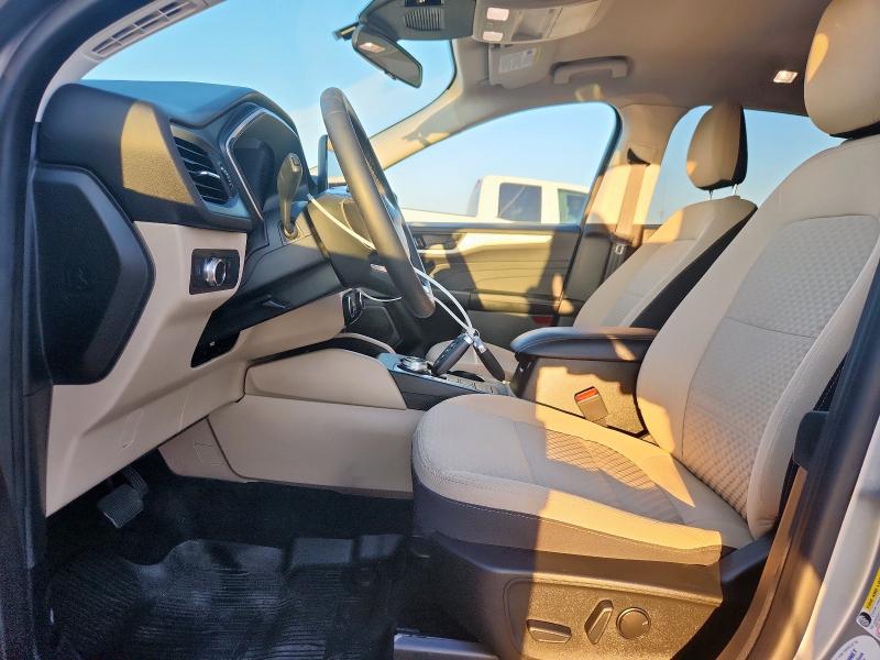 1FMCU9BZXNUA63748 - 2022 FORD ESCAPE SE 银色 照片 7