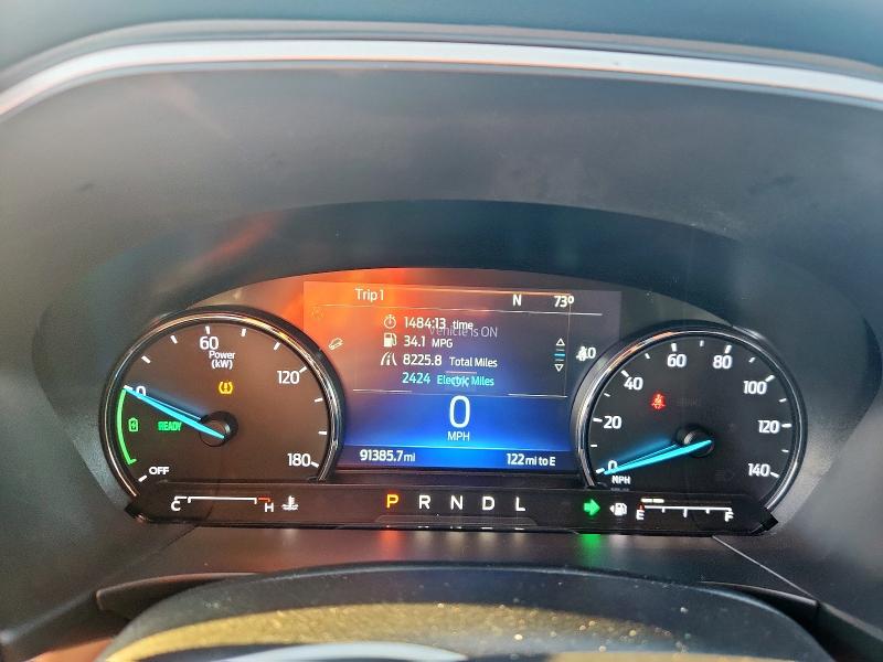 1FMCU9BZXNUA63748 - 2022 FORD ESCAPE SE 银色 照片 9