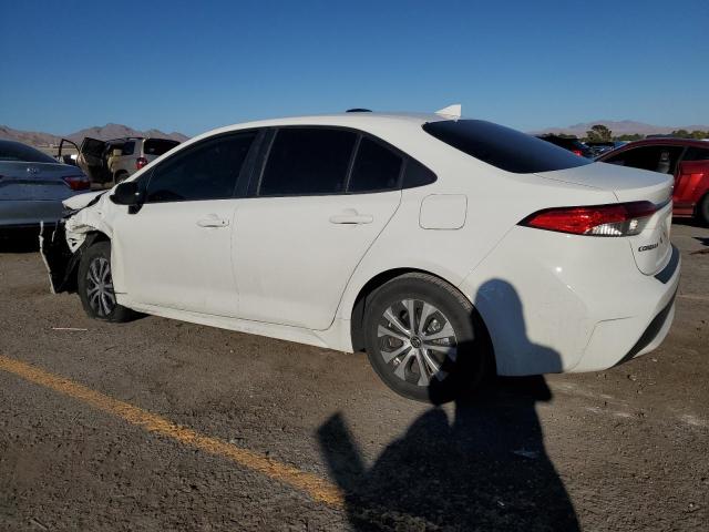 JTDEAMDE3NJ040042 - 2022 TOYOTA COROLLA LE WHITE photo 2