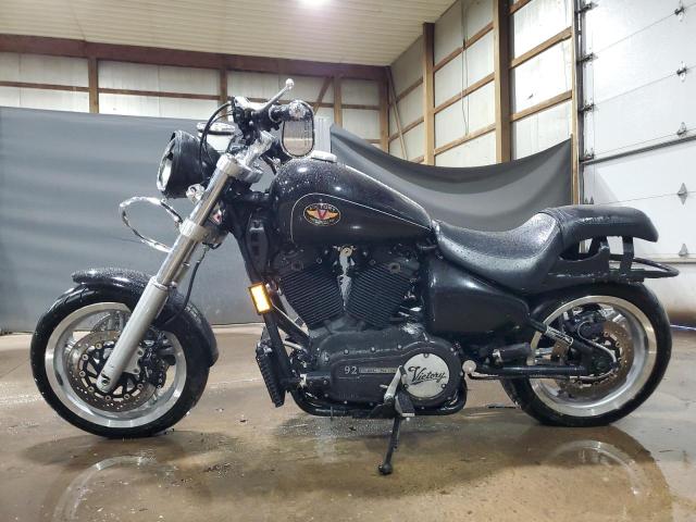 5VPCS15D6Y3000427 - 2000 VICTORY MOTORCYCLES V92 SC 黑色 照片 3